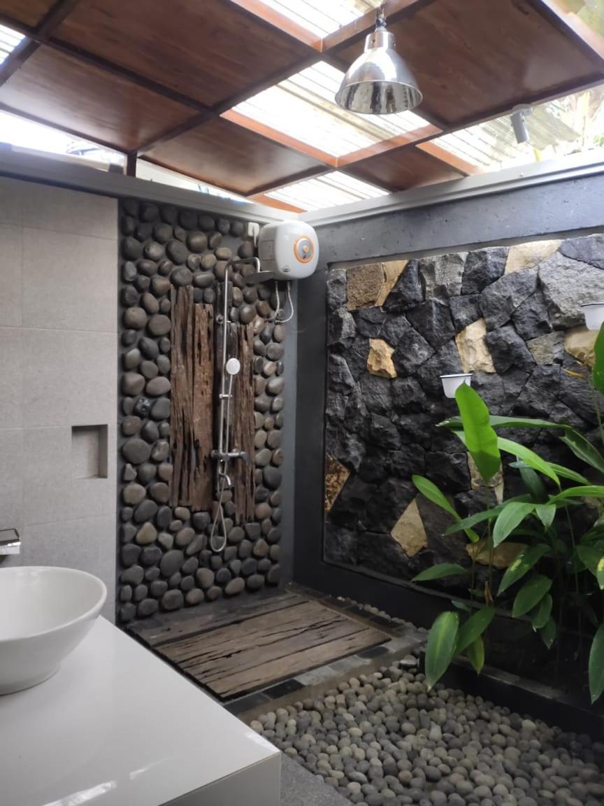 Hotel Shanaya & Cafe Magelang