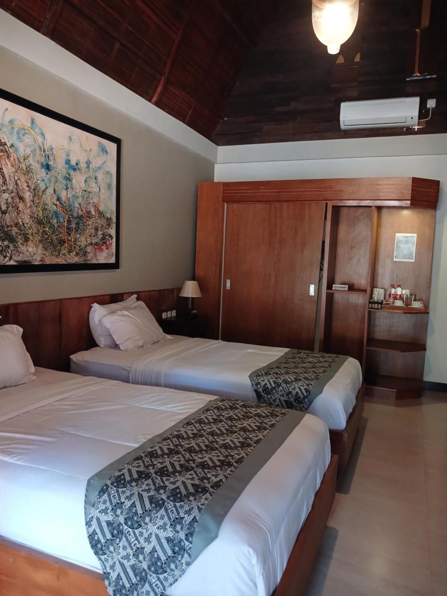 Hotel Shanaya & Cafe